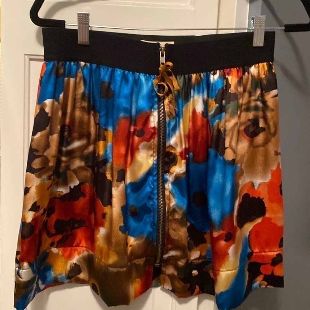 Cousin earl skirt